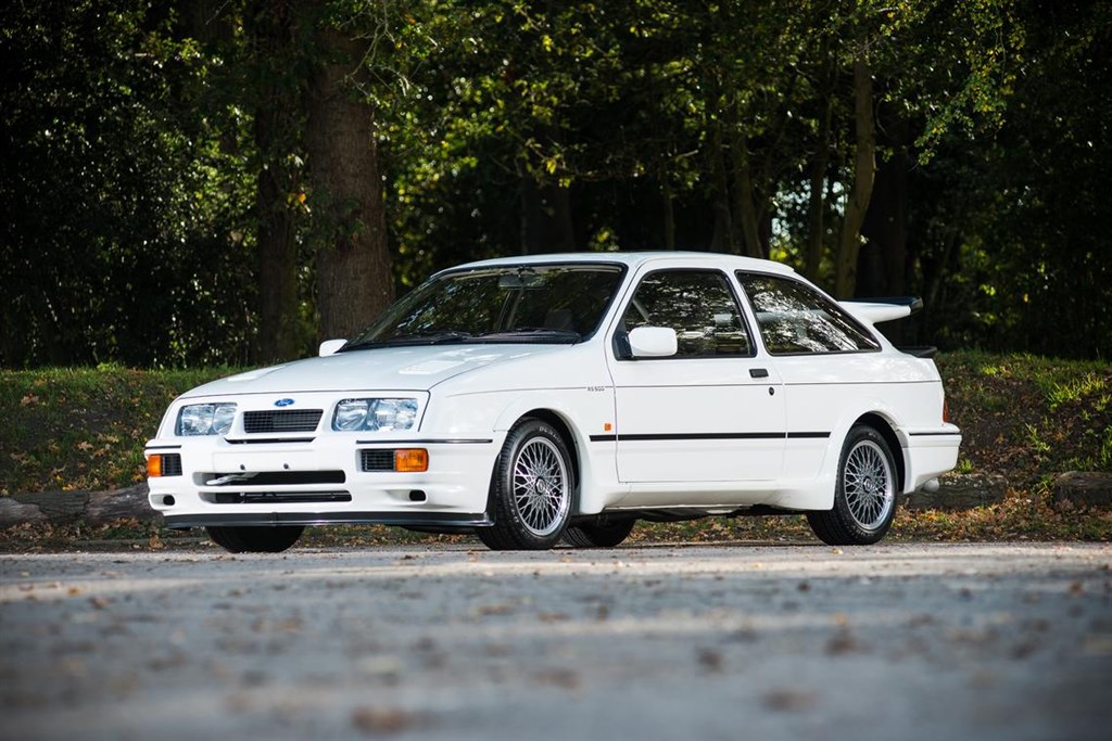 Denne Ford Sierra Cosworth RS500 fra 1987 blev solgt for 90.000 (£) (engelske pund) hos Silverstone Auctions.
(Foto: Silverstone Auctions)